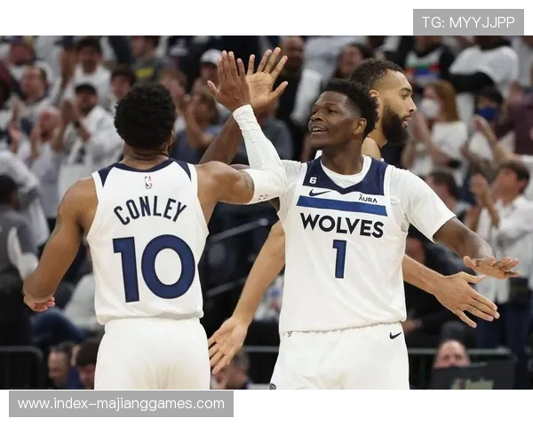 爱德华兹26+8对飙约基奇，森林狼第三节短暂领先