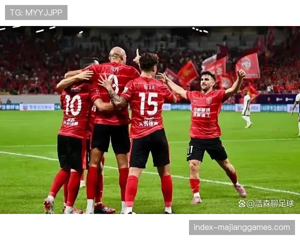 【2026年4月中超联赛·赛中·报道成都蓉城主场暴雨中激战长春亚泰，VAR两次介入判罚点球